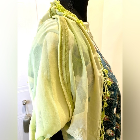 🦚 Vintage Lace couture poncho,velvet,sequins,hand stitched peacock & beading ✨ - Picture 11 of 12